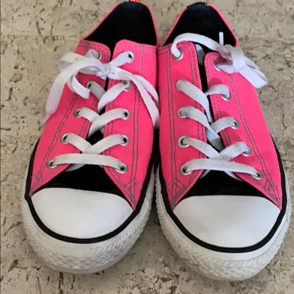 Converse All-Stars Hot Pink Camo Accents Like New! - Picture 3 of 6